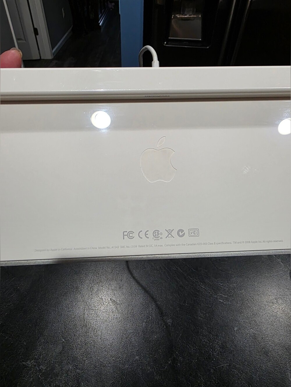 Apple Keyboard - Picture 3 of 3